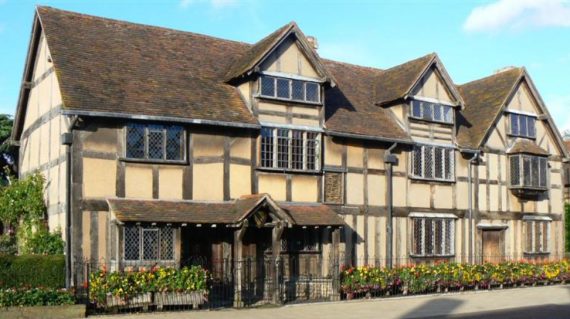 William_Shakespeares_birthplace,_Stratford-upon-Avon_26l2007